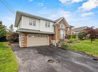 146 Craigburn Dr, Dartmouth, NS B2X 2S3