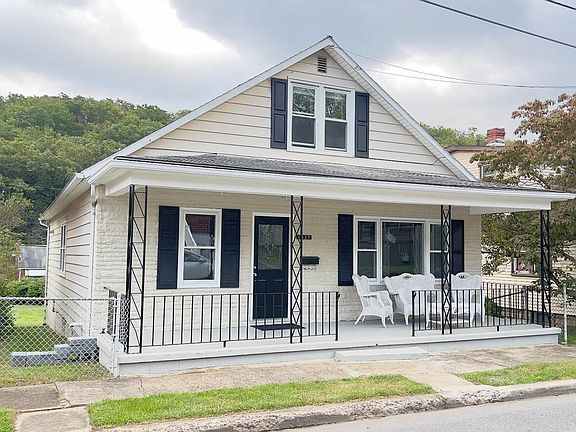 2nd image of 1037 Myrtle St