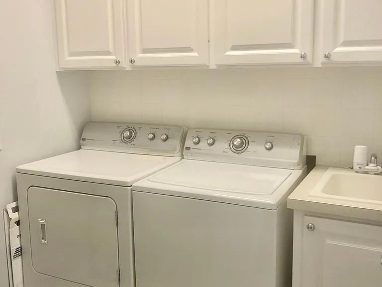7733 Bergamo Ave — Photo 10