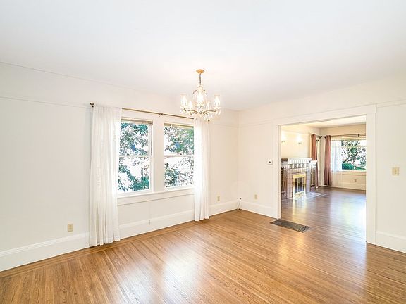 5th image of 1537 Court St #1537
