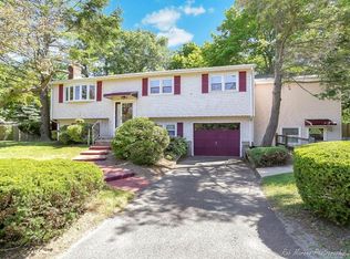 1 McKinley Rd, Peabody, MA 01960