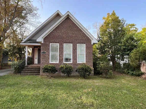 211 Malaga St, Pelham, GA 31779