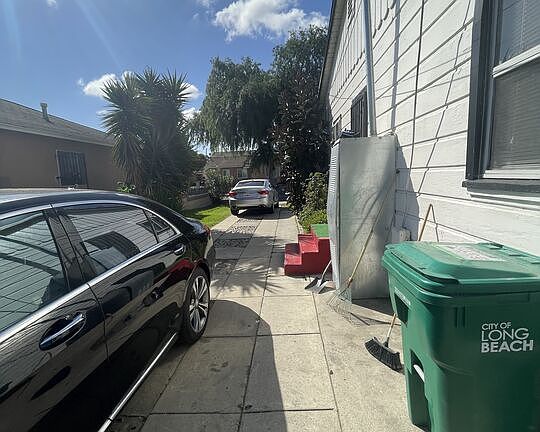 5th image of 247 E 67th Way