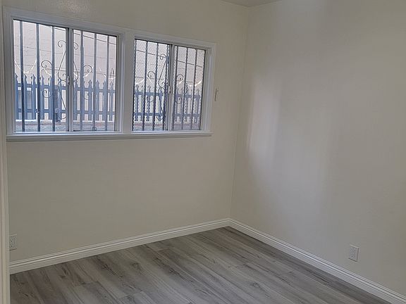 2nd image of 11928 Willowbrook Ave #11928