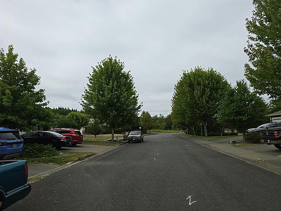 4th image of 124 Stadium Way
