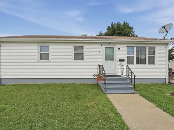 1966 Highland Ave, Fall River, MA 02720