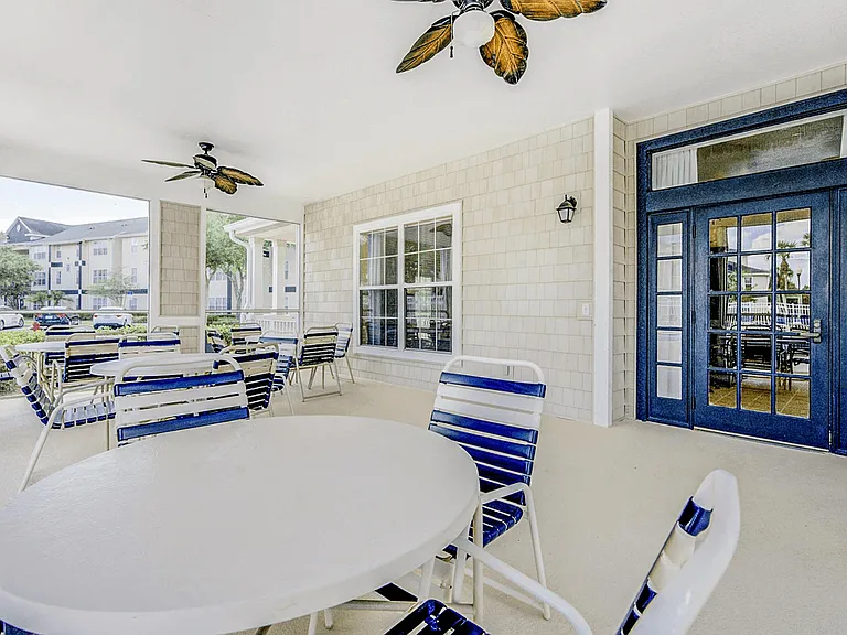 Rose Harbor Apartments — Photo 5