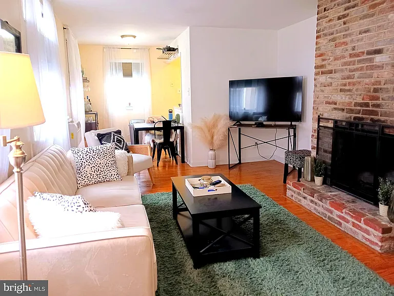 1510 Lombard St #3 — Photo 4