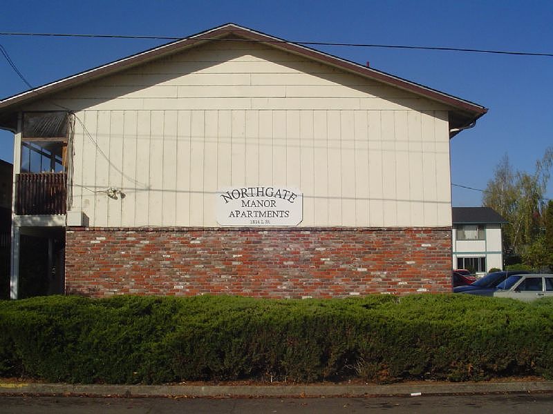 2nd image of 1814 L St APT 2