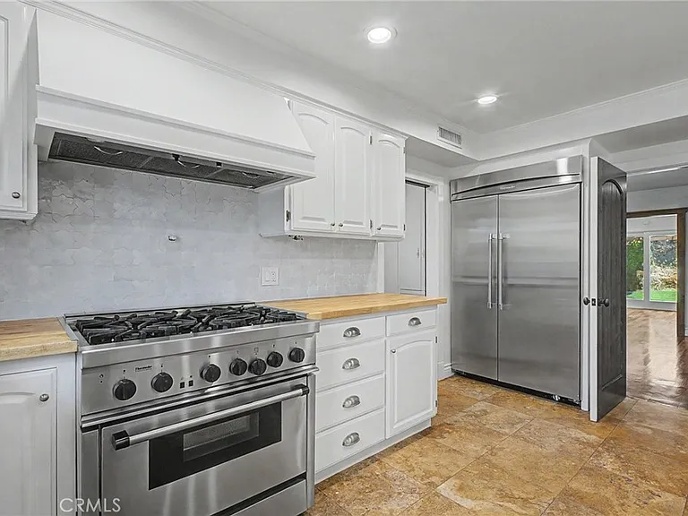738 N Kenter Ave — Photo 7