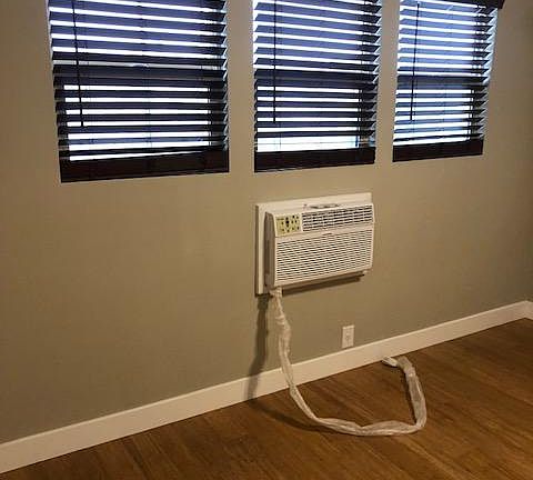 3rd image of 6330 Vineland Ave #2