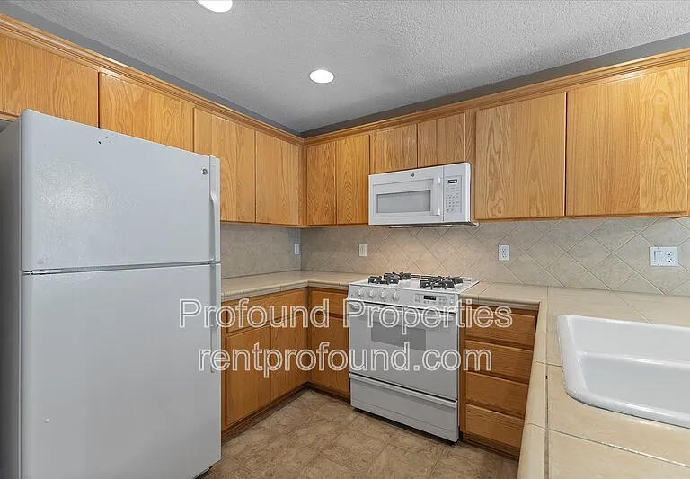 20176 SW Bernice Ln — Photo 3