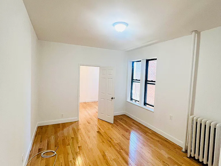 31-32 29th St #2 — Photo 7