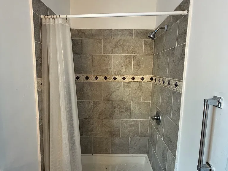 15307 Holmes Ave — Photo 6