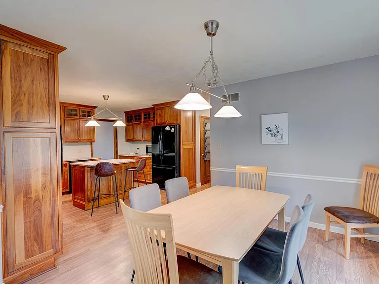 8109 Johnstown Ct — Photo 3