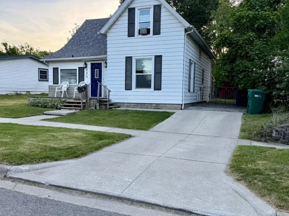 230 Cable St, La Porte, IN 46350