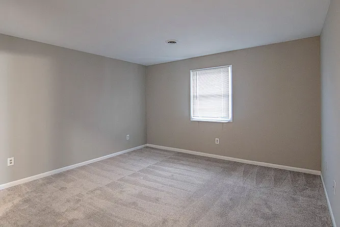 Elmwood Apartments — Photo 16