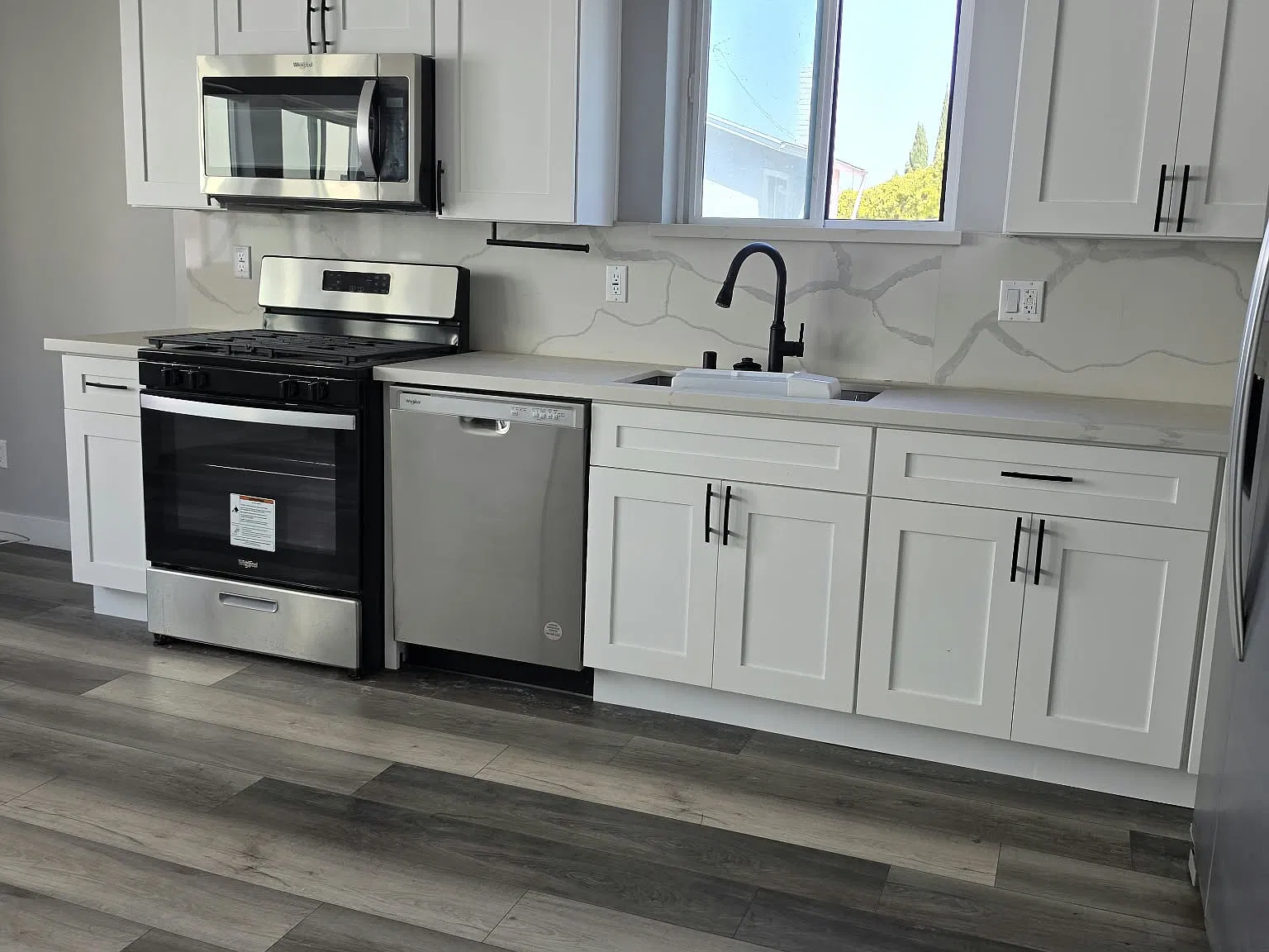 4 bed, 1665 sqft, $4,249 — Photo 4