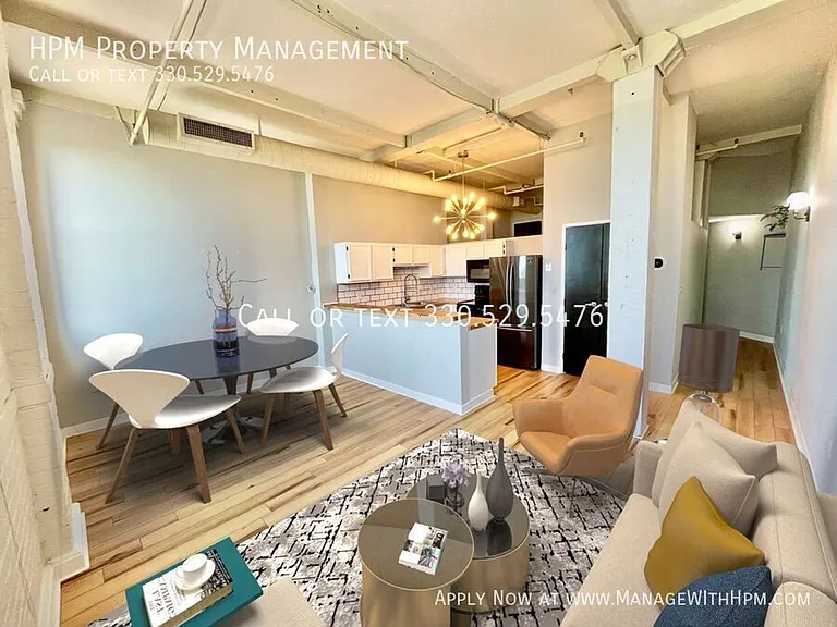 1133 W 9th Street — Photo 30