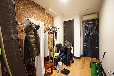 Rented by Rennit Inc.