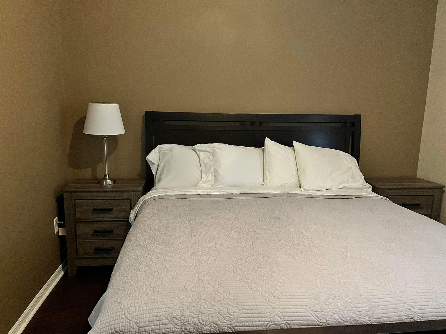 3 bed, 1043 sqft, $1,700 — Photo 4
