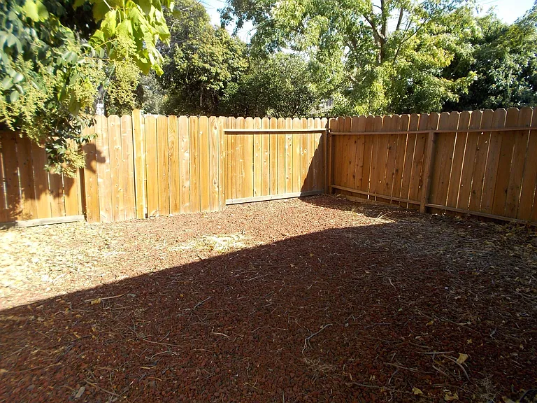 Union Ave — Photo 14