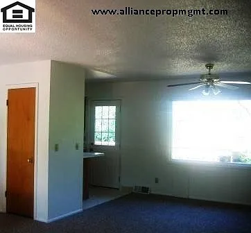 502 N 18th Ave — Photo 10
