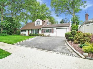 69 Algonquin Ave, Massapequa, NY 11758