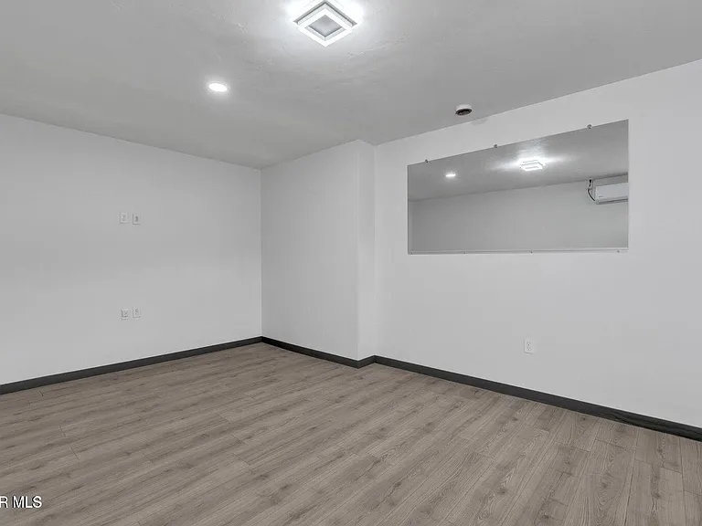 2402 N Kansas St #B — Photo 19