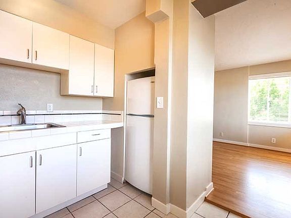 3rd image of 2199 NW Everett St #4f419a26d