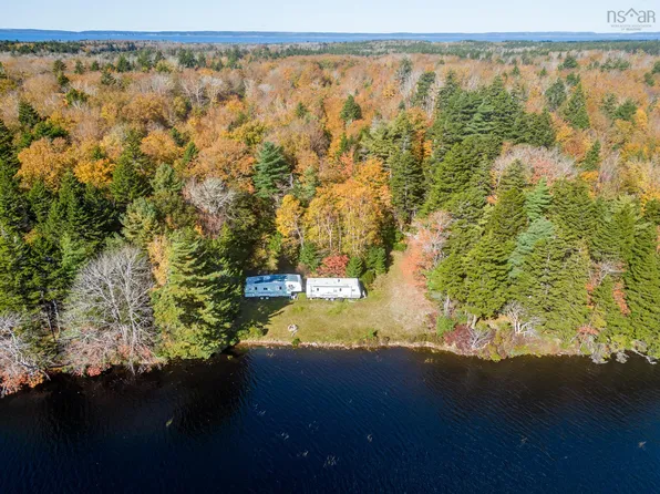 85 Bartlett Lake Ln, Clare, NS B0W 1M0