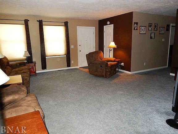 4th image of 62 Kirkwood Dr