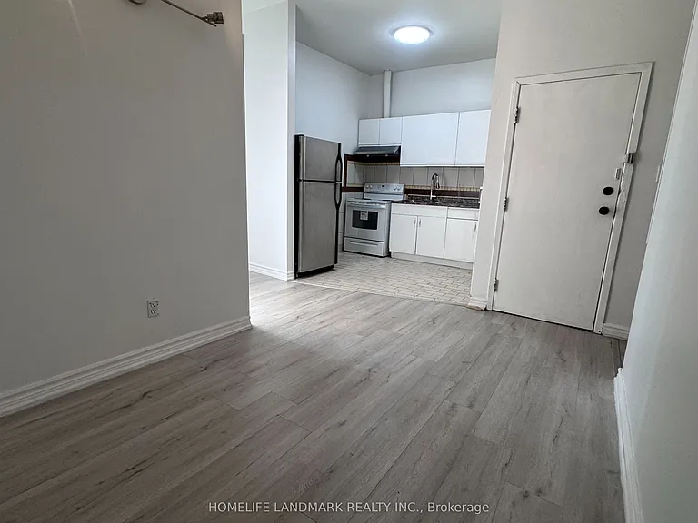 450 Spadina Ave #3-2 — Photo 2