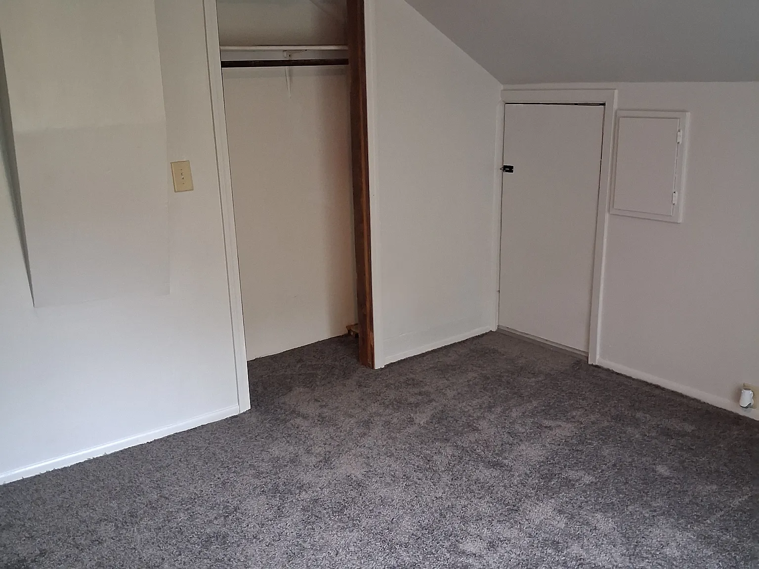 804 Ferry Street - 1/2 — Photo 2