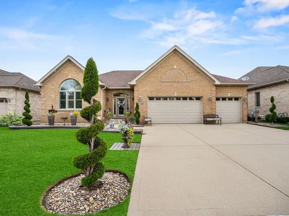 109 Rose Dr, Bloomingdale, IL 60108