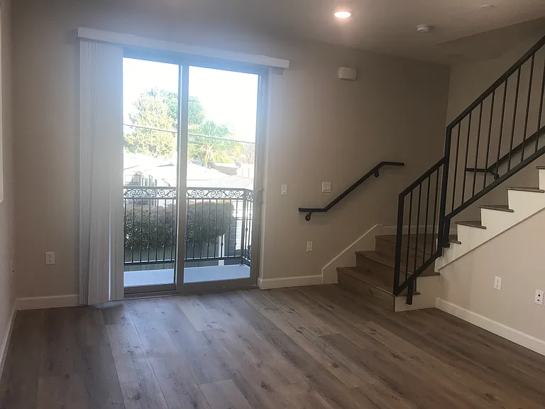 5120 Cahuenga Blvd #103 — Photo 24