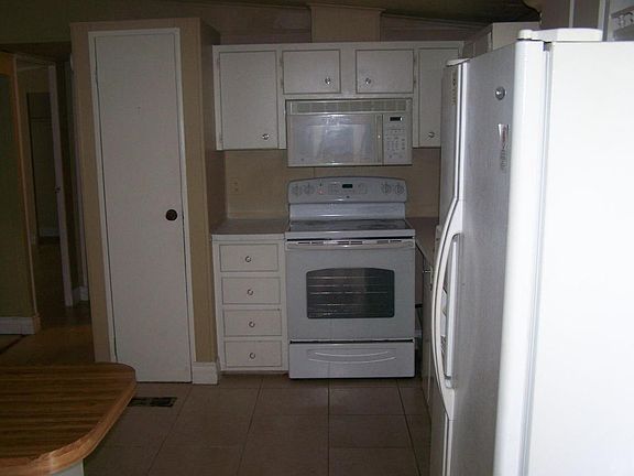 3rd image of 5040 SW 30th Ave