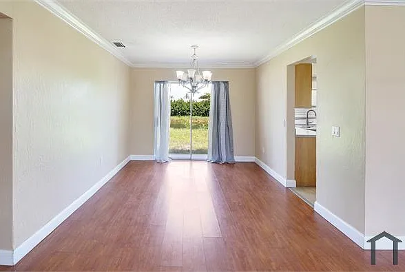 5 bed, $5,730 — Photo 4