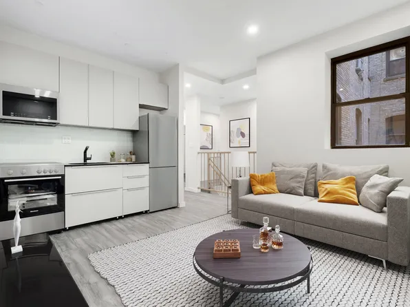 125 West 16th Street image 1 of 10