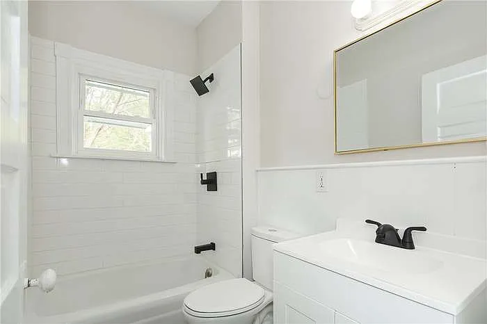 13 Siegel St — Photo 3