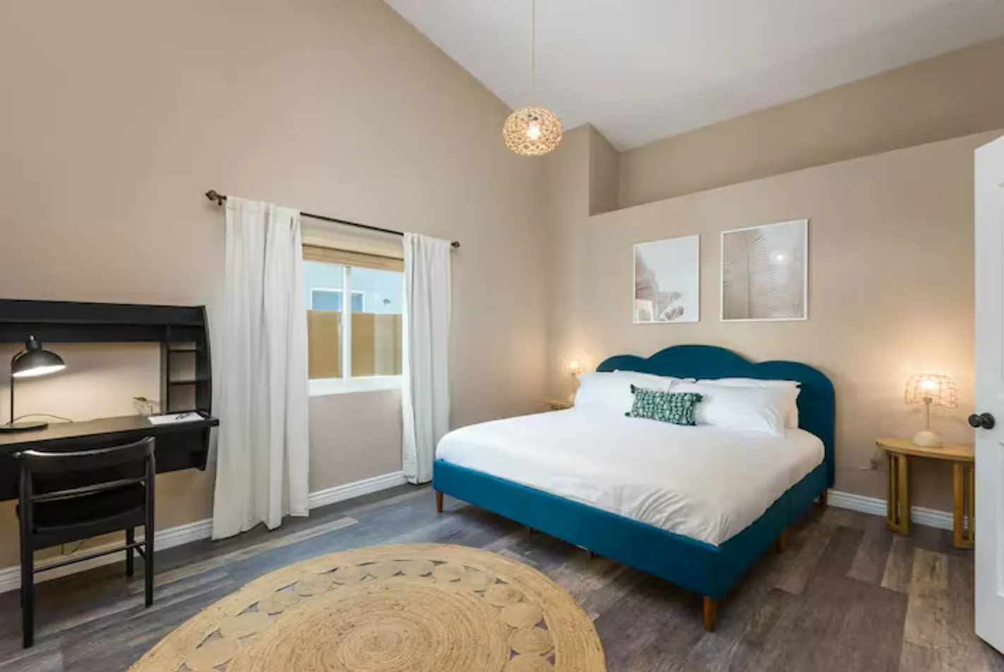 4 bed, 1976 sqft, $5,100 — Photo 3