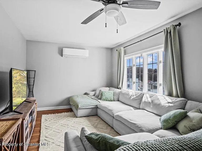 131 Arnold Ave — Photo 8