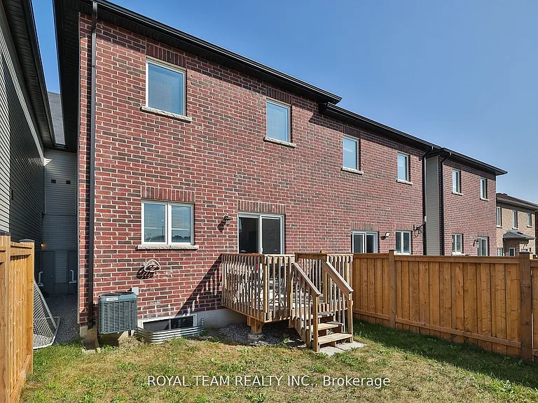 1246 Peelar Cres — Photo 27