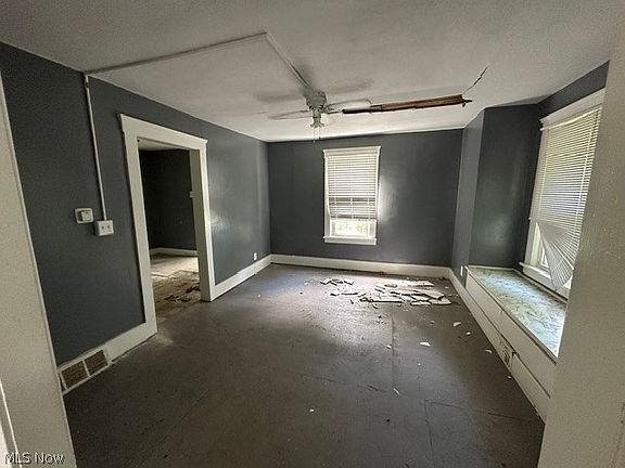 3rd image of 319 W 18th St