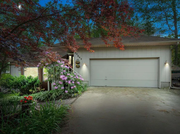 50645 Blackhawk Ct, Granger, IN 46530