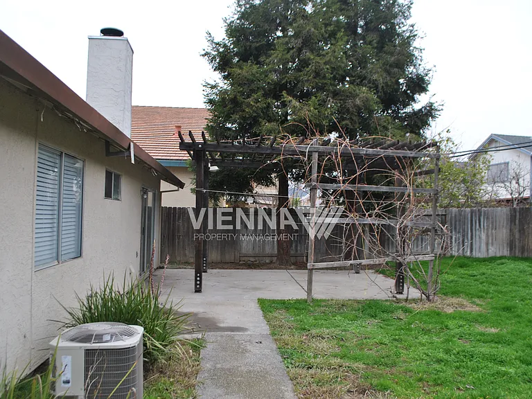 4073 N Country Dr — Photo 28