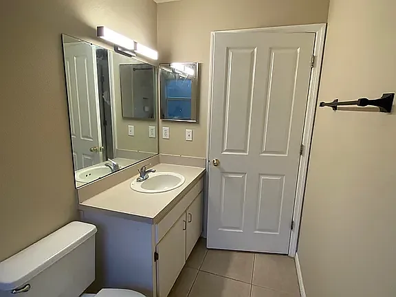 9852 Bayboro Bridge Dr — Photo 15