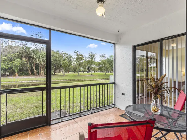 226 Par Drive, Royal Palm Beach, FL 33411