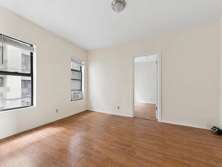 171 Meserole St #6 — Photo 7