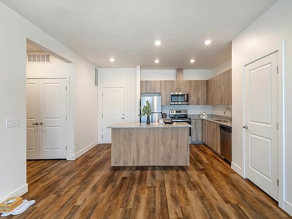 3rd image of 631 N 25th St #1215